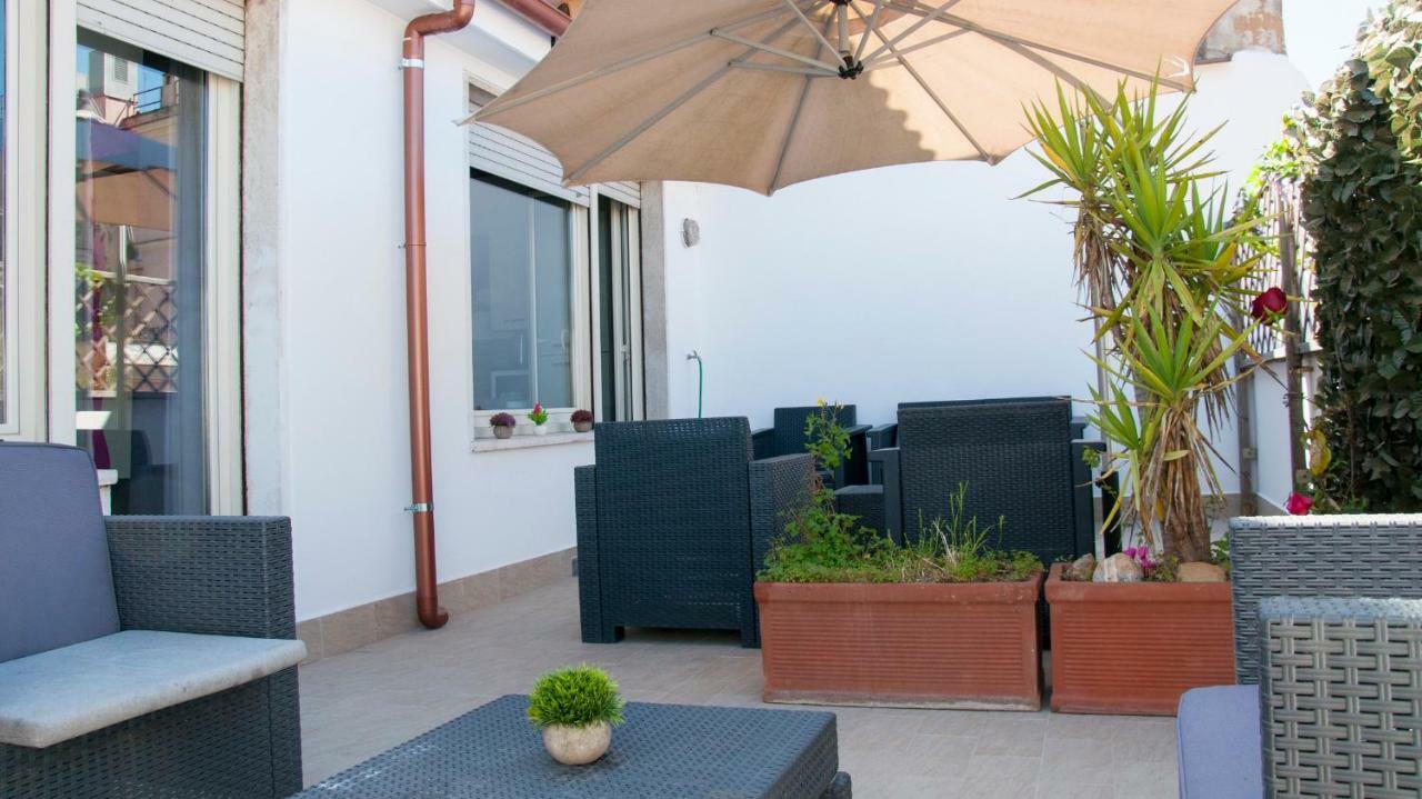 Rome Apartment With Terrace Autonomous Exterior photo